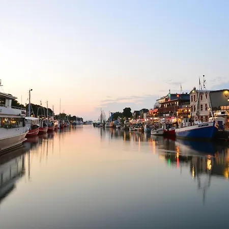 Diana, Koje, In Sichtweite Zum *