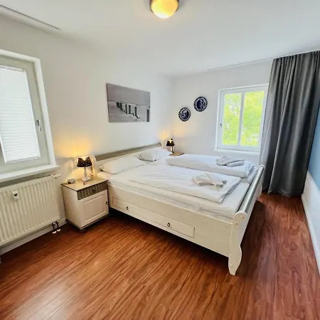 Diana, Koje, In Sichtweite Zum *